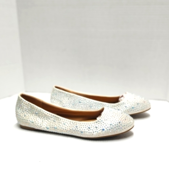 Elegant White Ballet Flats With Irridicent Rhinestone Size: 9.5 - Picture 1 of 5